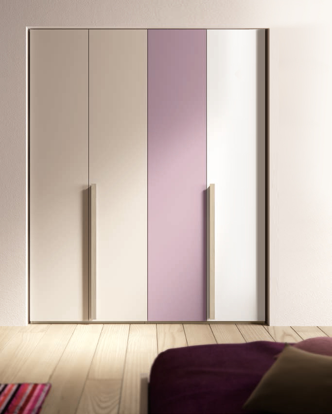 Armadio H.227 con 4 ante battenti in finitura Olmo, Tortora LACCATO, Bianco e Malva LACCATO