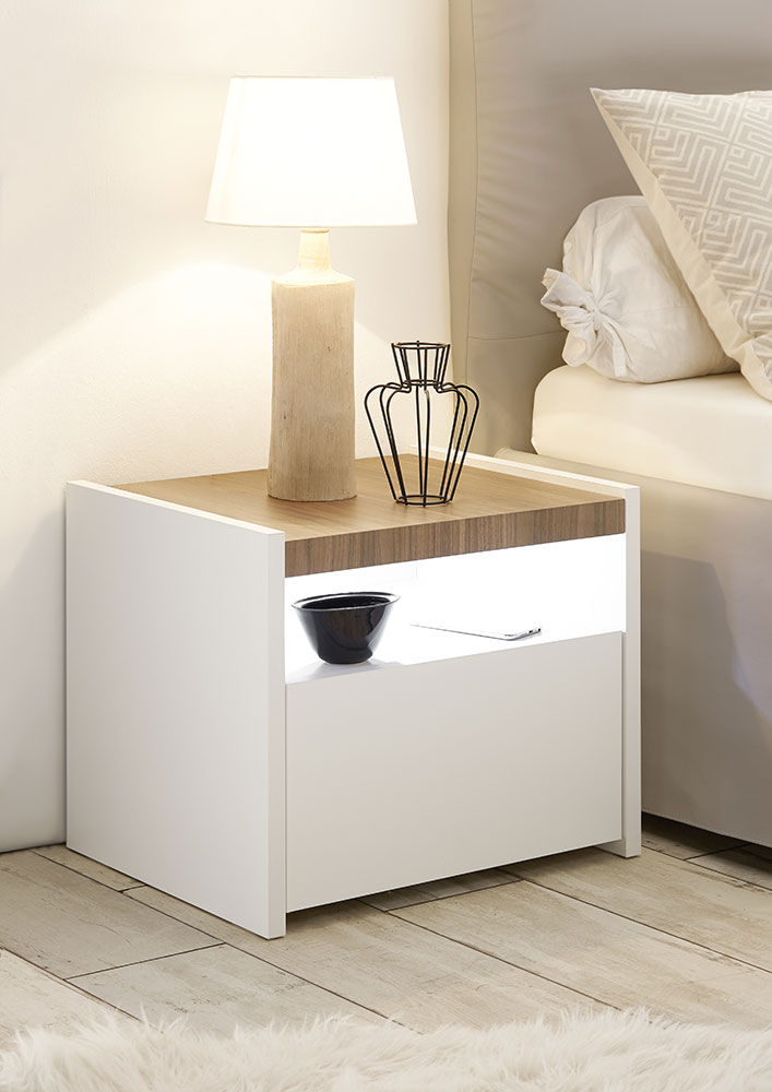 Camere matrimoniale Bianca Opaco e Noce Stelvio con letto ecopelle bianco e armadio H.248