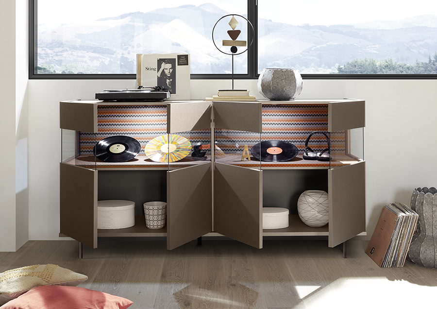 Madia 4 ante moderna in finitura bronzo con piedini di design