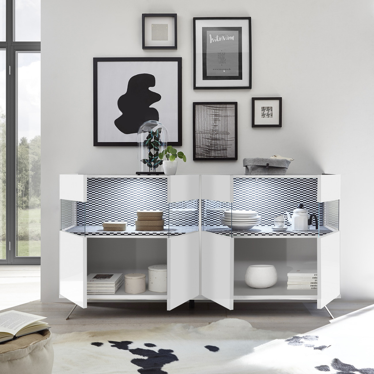 Credenza  Madia 4 ante bianco lucido con piedino in ferro e interno bianco opaco