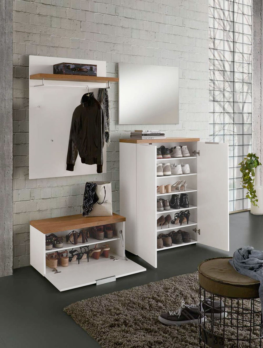 Composizione da ingresso formata da appendiabiti, cassapanca, madia 2 ante e specchio