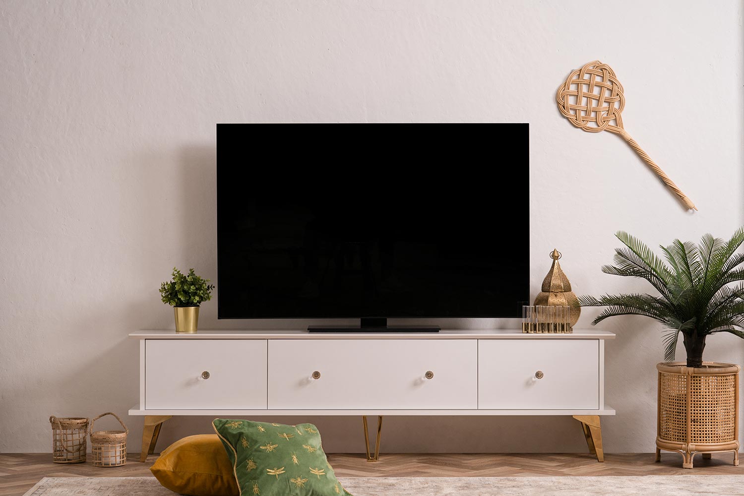 Soggiorno Oslo composto da 3 madie e un porta tv in finitura bianco e oro