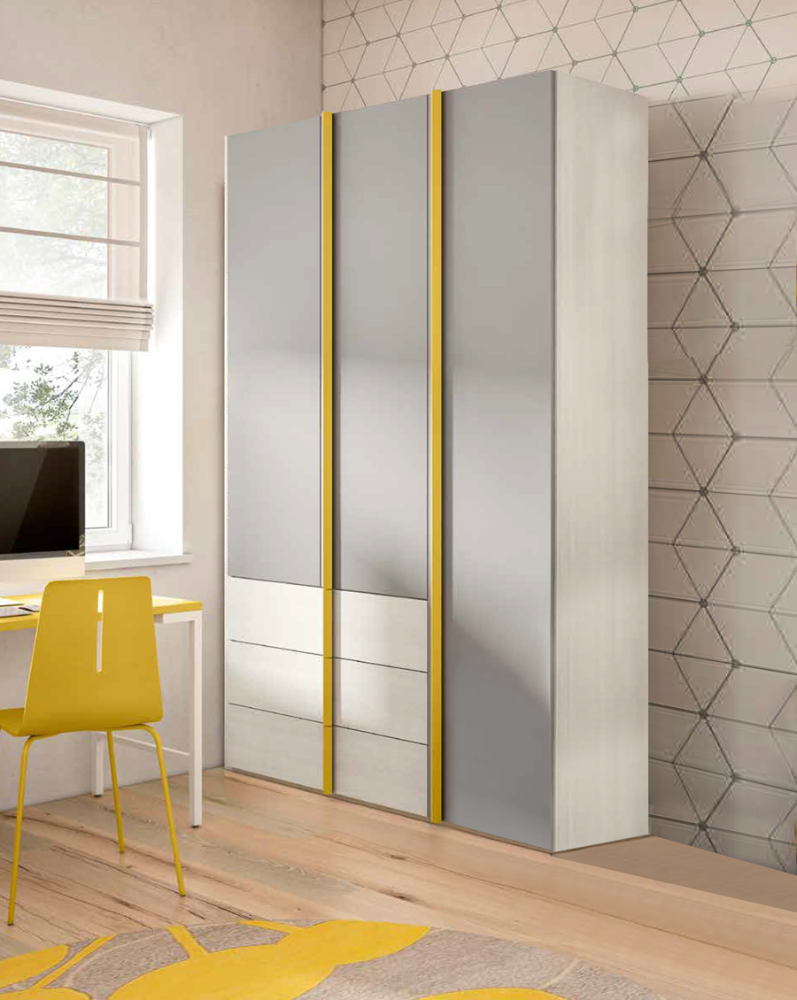 Armadio per camerette con 3 ante battenti e cassetti, finitura Giallo e Grigio seta