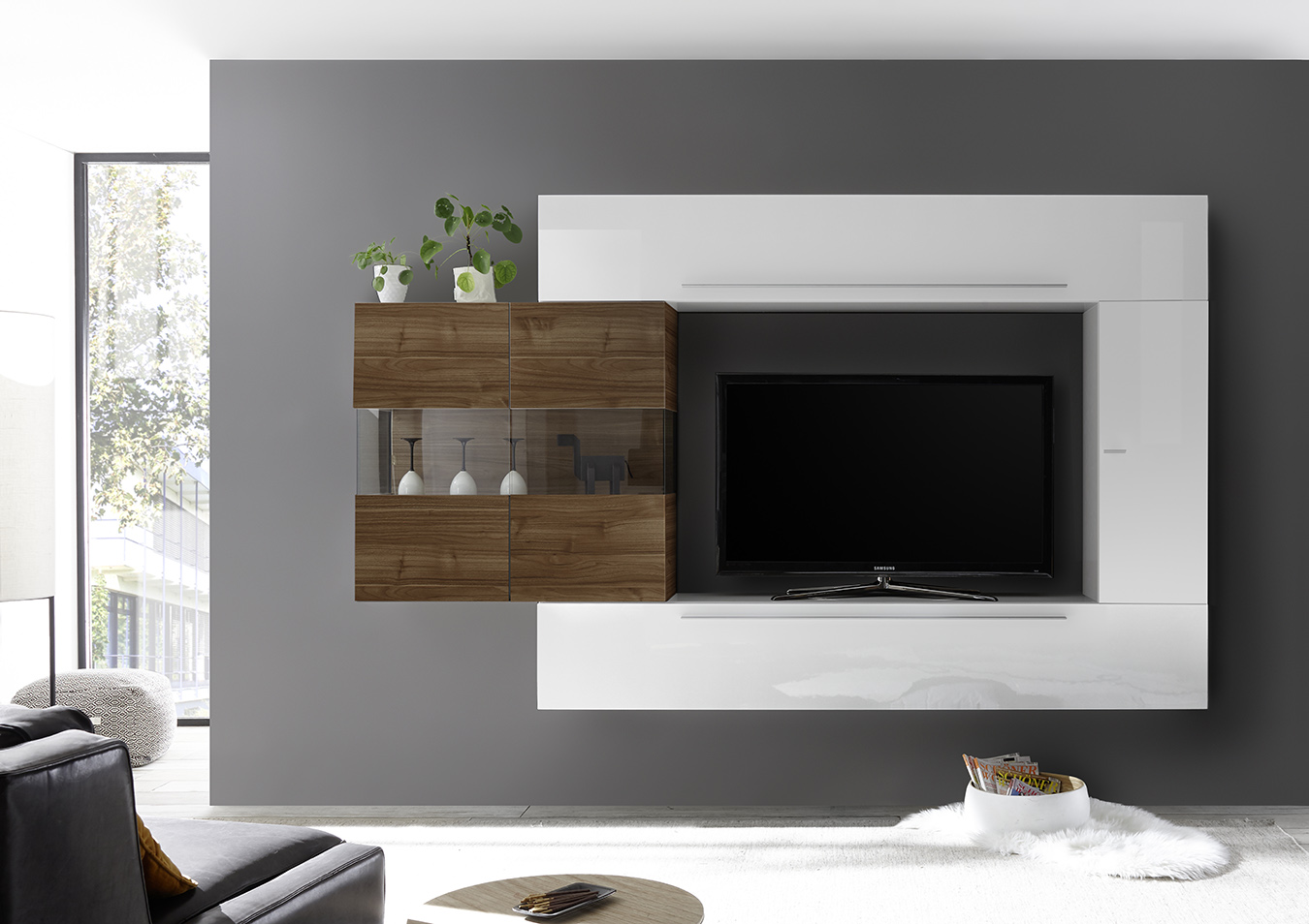 Parete attrezzata con vetrina 2 ante, finitura Bianco Lucido e Noce Dark