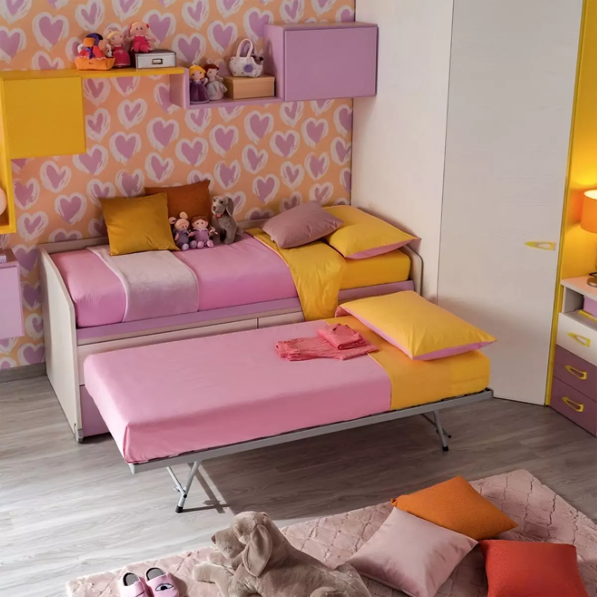 divano rosa con cassetti