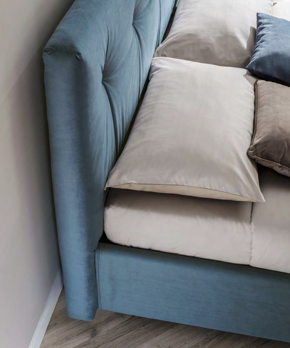 Letto matrimoniale Luna in tessuto velvet, finitura Baltico