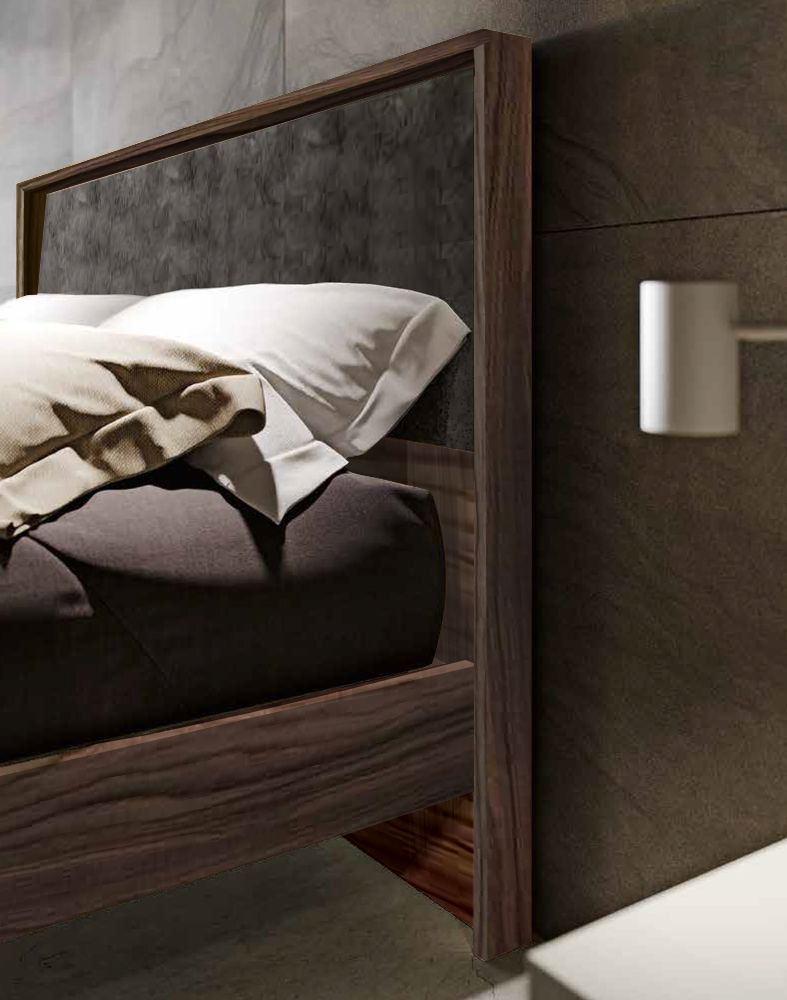 Letto matrimoniale in legno, Noce Moro con inserto Graniglia scura