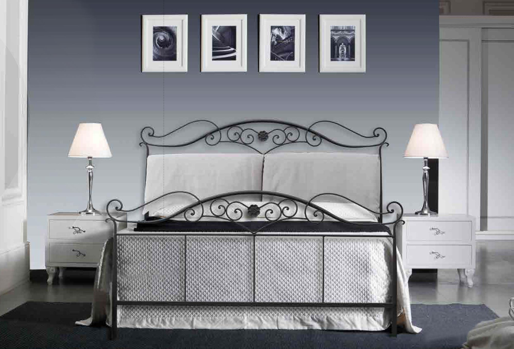 letto in ferro versione grigio polvere