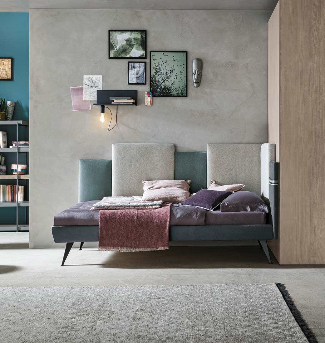 Letto singolo testata su due lati, finitura Salvia e Grigio chiaro