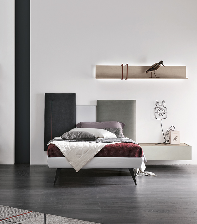 Letto testiera sfalsata, una piazza e mezza, ecopelle 