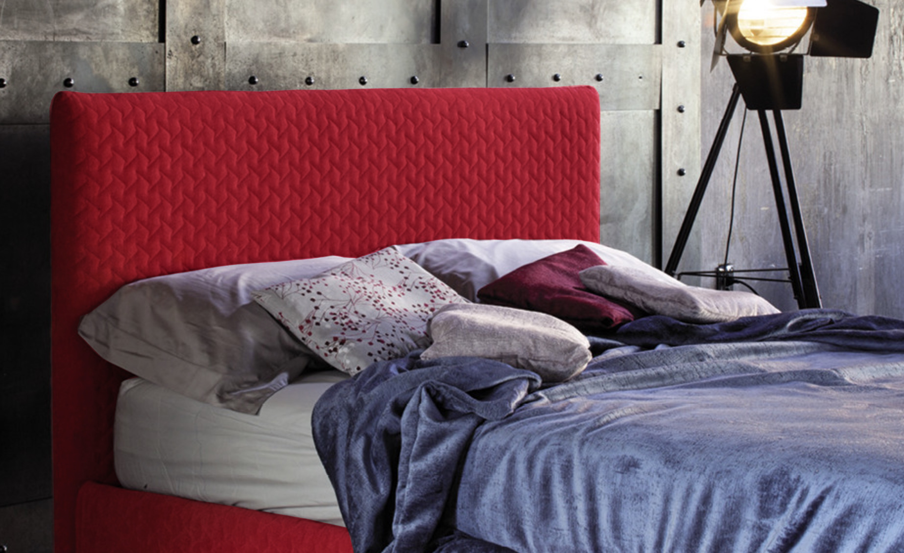 Letto matrimoniale Margherita con contenitore, disponibile in 70 finiture, Made in Italy