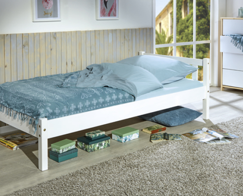 Letto in legno massello, con testata dogata, verniciato bianco