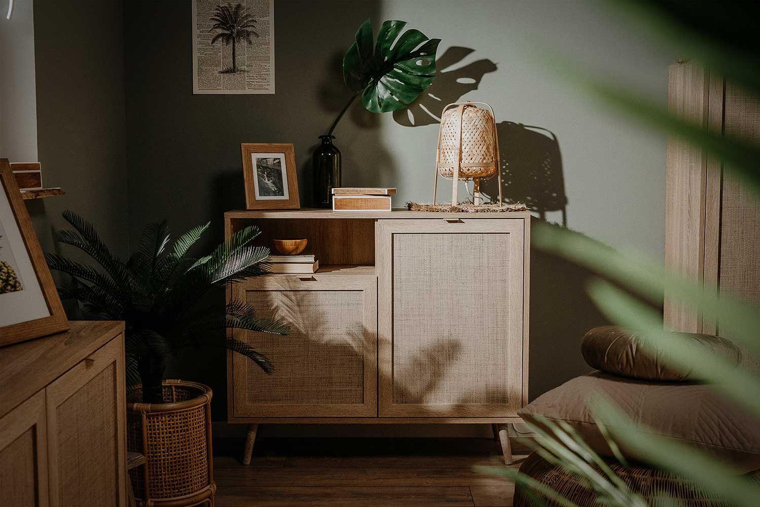 Madia Kara con 2 ante e un vano in finitura Quercia e Rafia