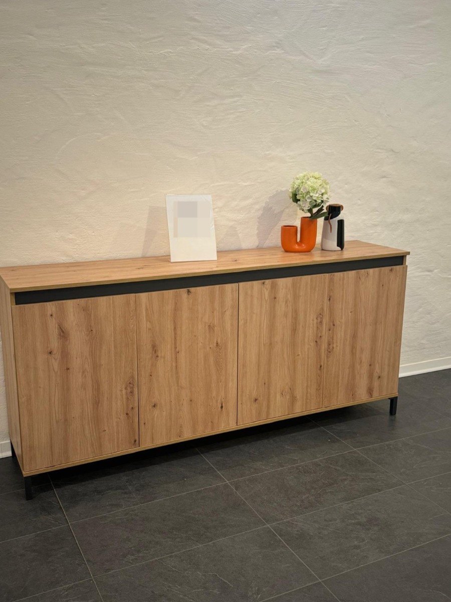 Credenza moderna a 4 ante