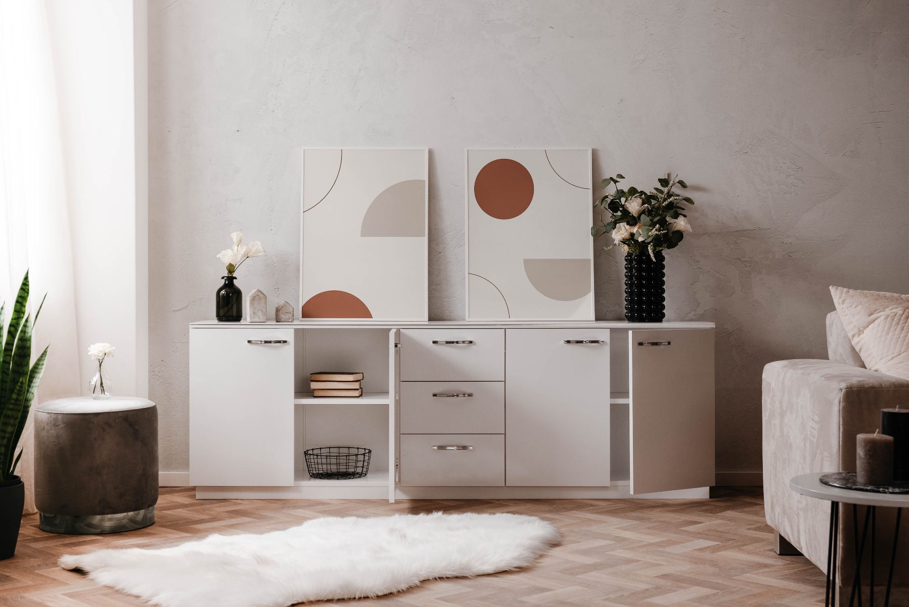 Madia multiuso 4 ante 3 cassetti in finitura Bianco lucido