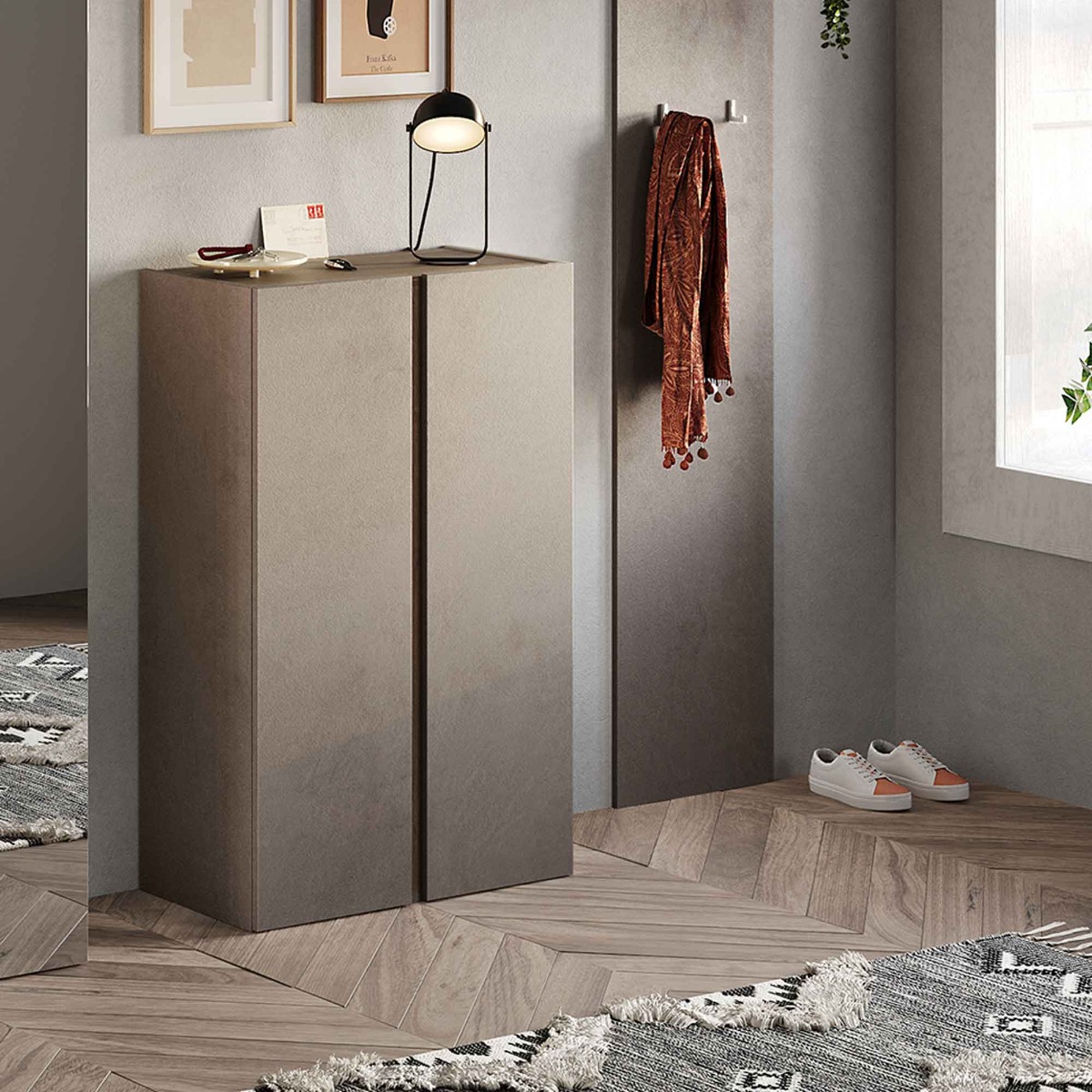 Madia alta 2 ante e 5 ripiani interni nuova