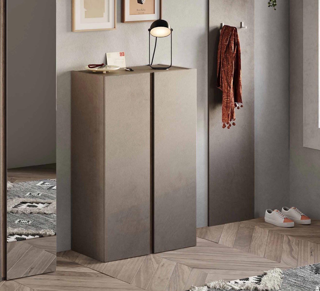 Madia alta 2 ante e 5 ripiani interni nuova