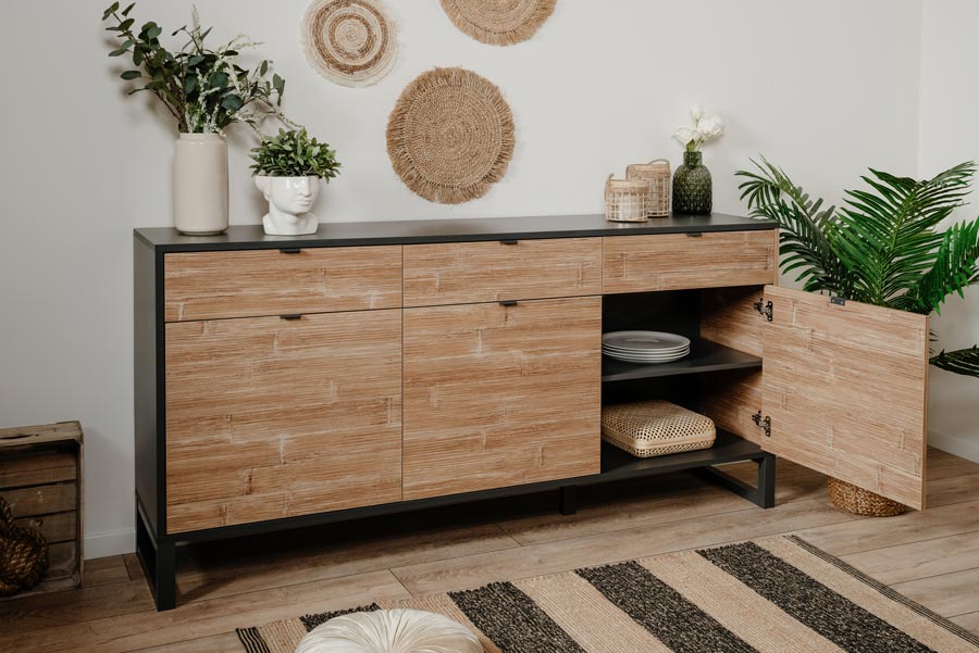 Madia moderna con tre ante e tre cassetti in finitura antracite e bamboo