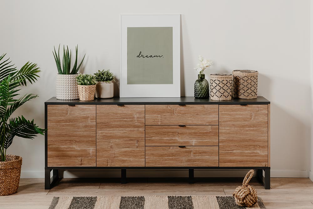 Madia in stile nordico con ante e cassetti in finitura antracite e bamboo