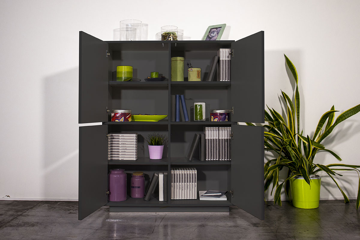 Madia moderna di design in finitura antracite laccato lucido con quattro ante