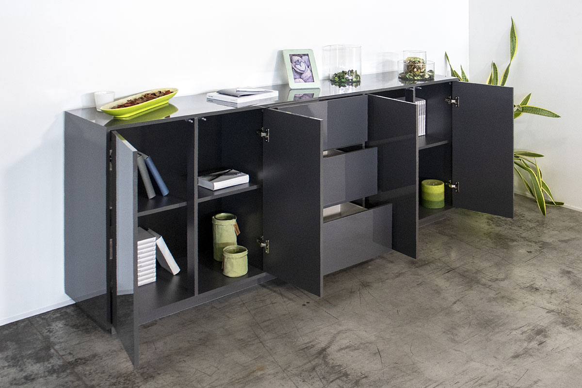 Madia in appoggio antracite laccata lucida con due ante e tre cassetti