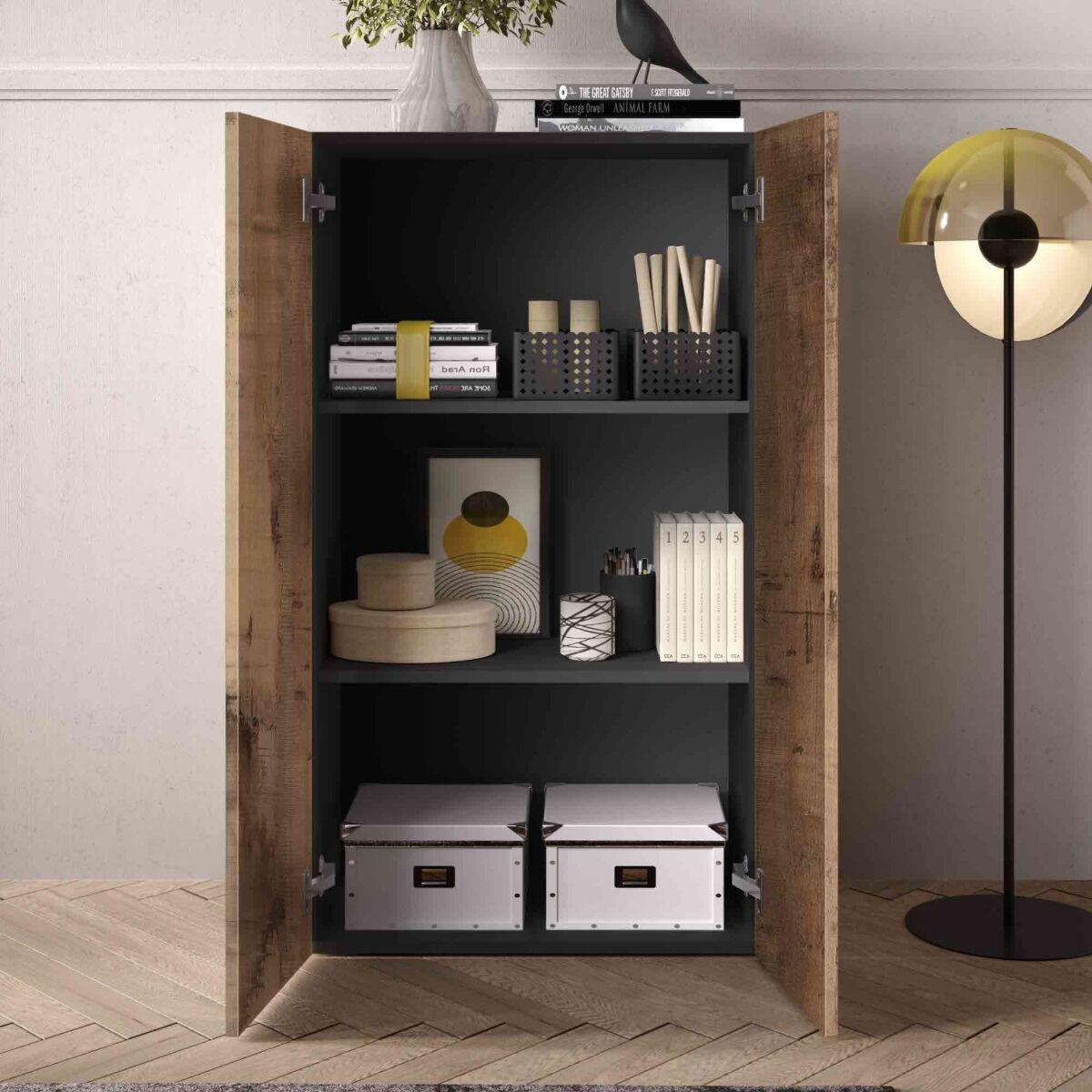 Ufficio Made in Italy composto da una madia, armadietto e una scrivania