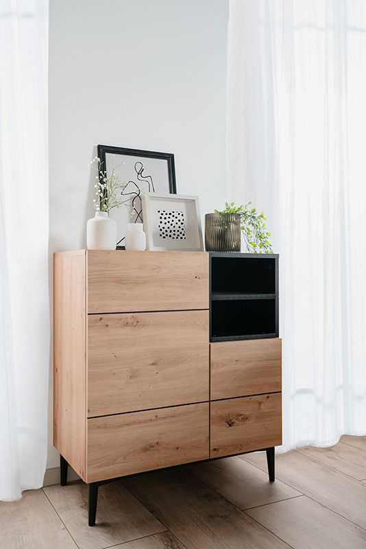Credenza Madia moderna Glesborg con 2 ante e un vano a giorno in finitura Rovere e Nero carbone