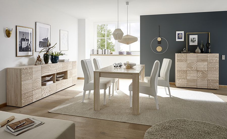 Sala completa di tavolo, 1 madia con 4 cassetti e 1 madia 2 ante in rovere serigrafato