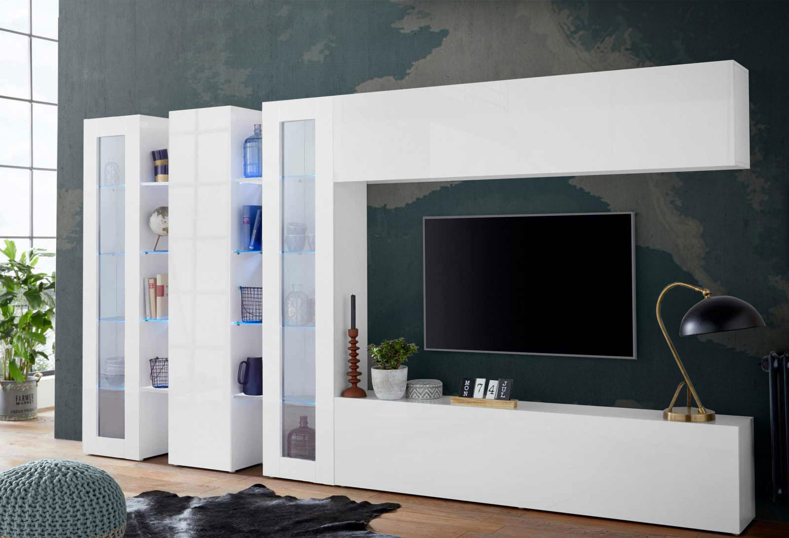 Conveniente Parete attrezzata con vetrine L.340 cm, finitura Bianco lucido, Made in Italy