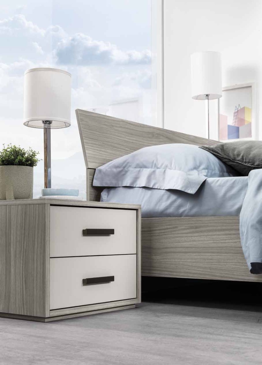 Camera  da letto completa, finitura grigio resina e tortora chiaro, con armadio battente 6 ante, made in Italy
