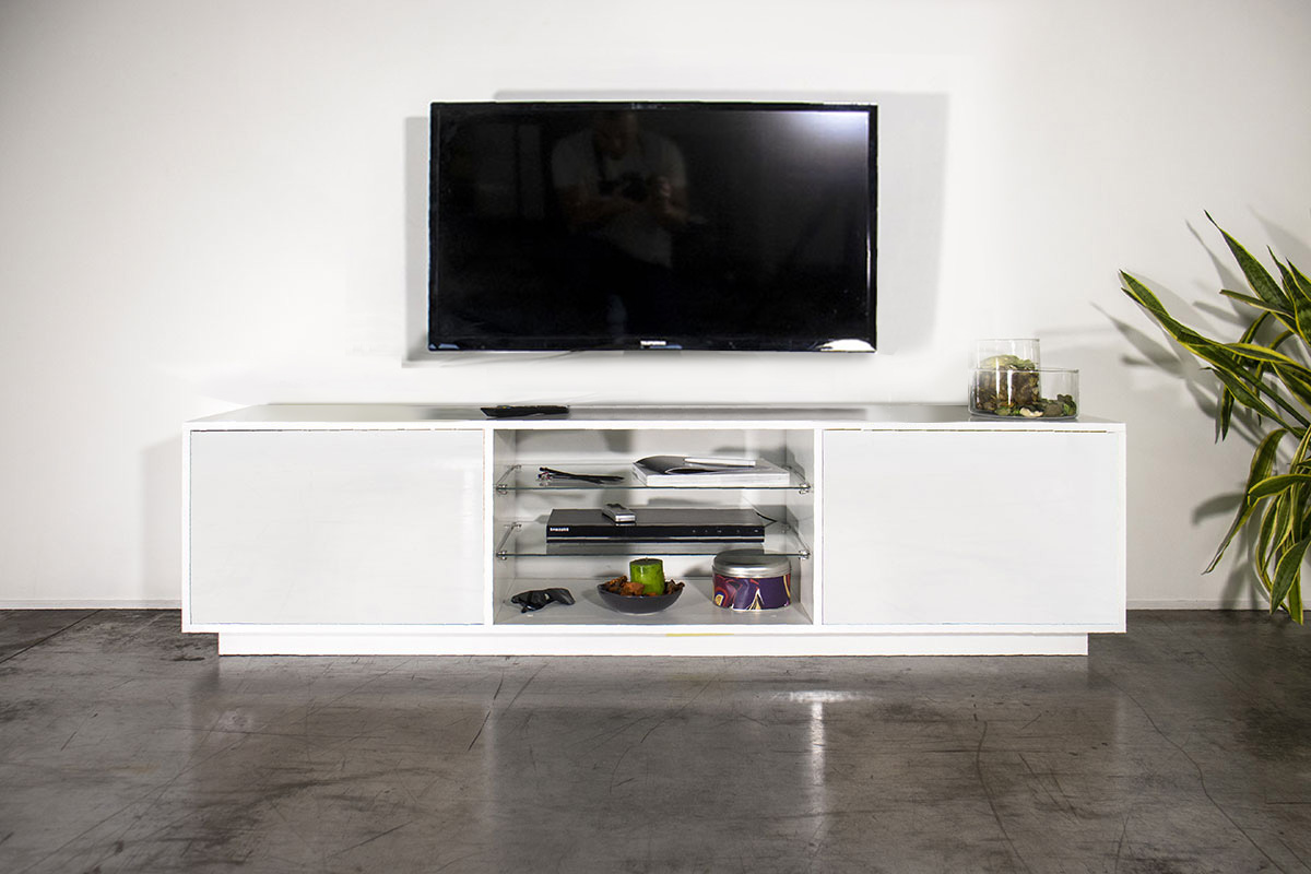 Porta tv moderno bianco laccato lucido con due mensole in vetro
