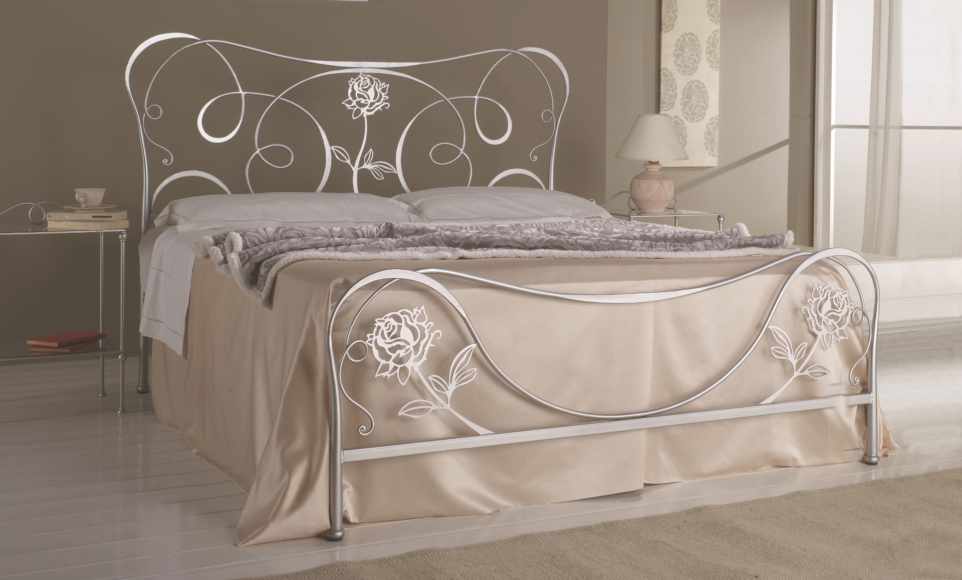 Letto ferro battuto prezzi bassi,  letto Luna in finitura Argento satinato