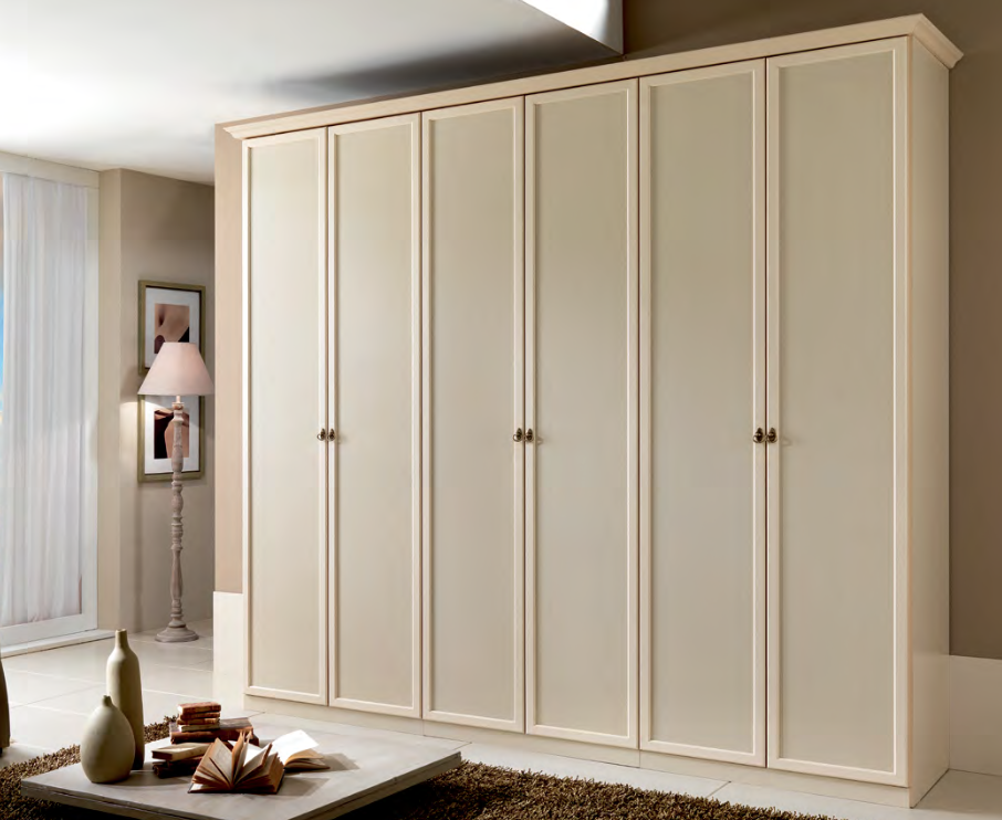 Armadio classico con 6 ante battenti in finitura Beige patinato