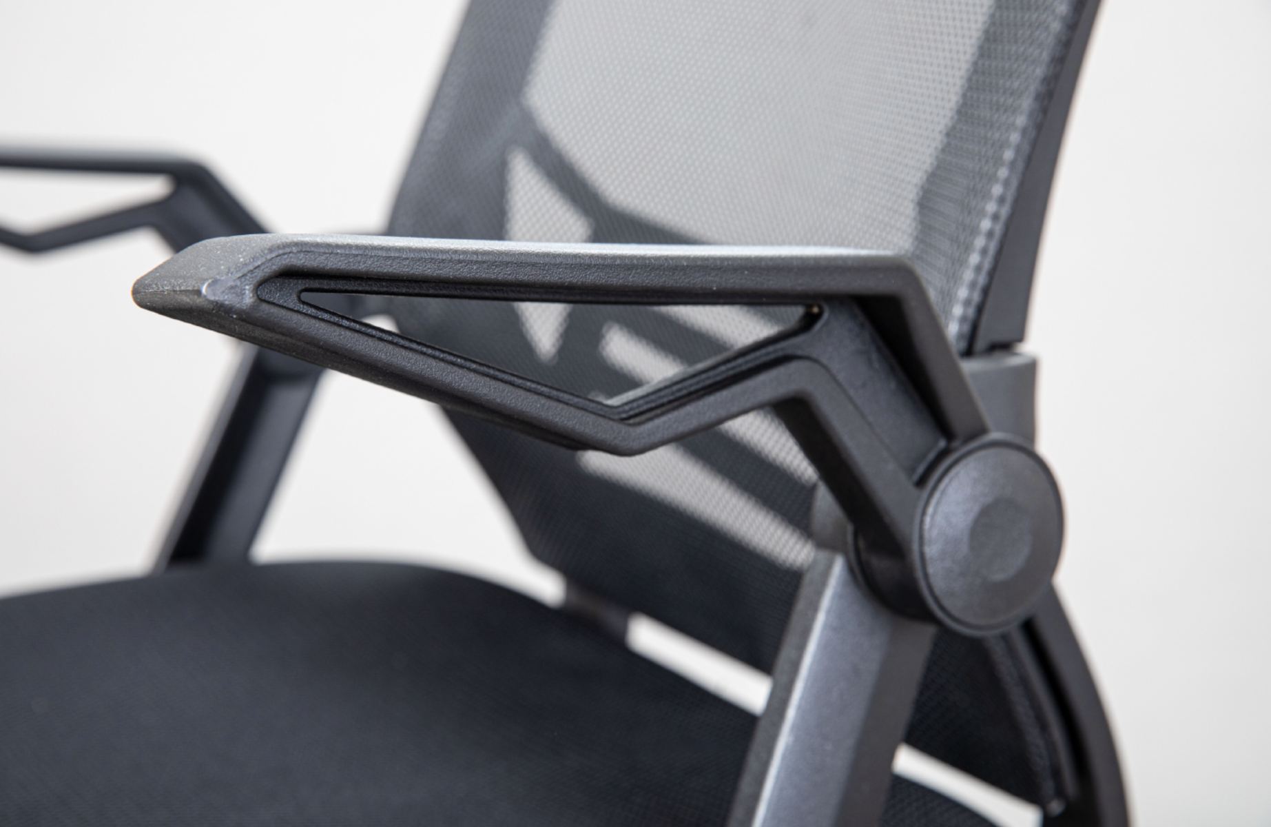 Poltrona da ufficio, nera con seduta imbottita 