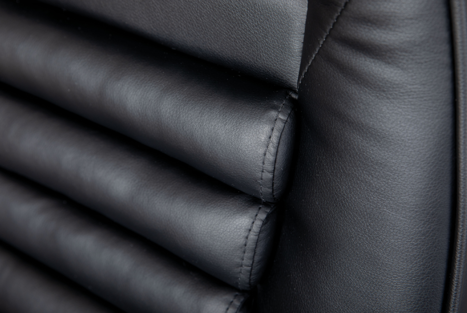 Elegante Poltrona da ufficio, nera, in ecopelle 