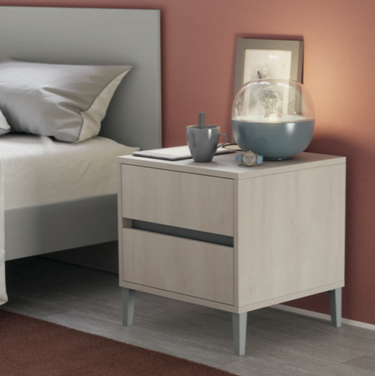 Set moderno comò e comodini con piedini in finitura Noce brina