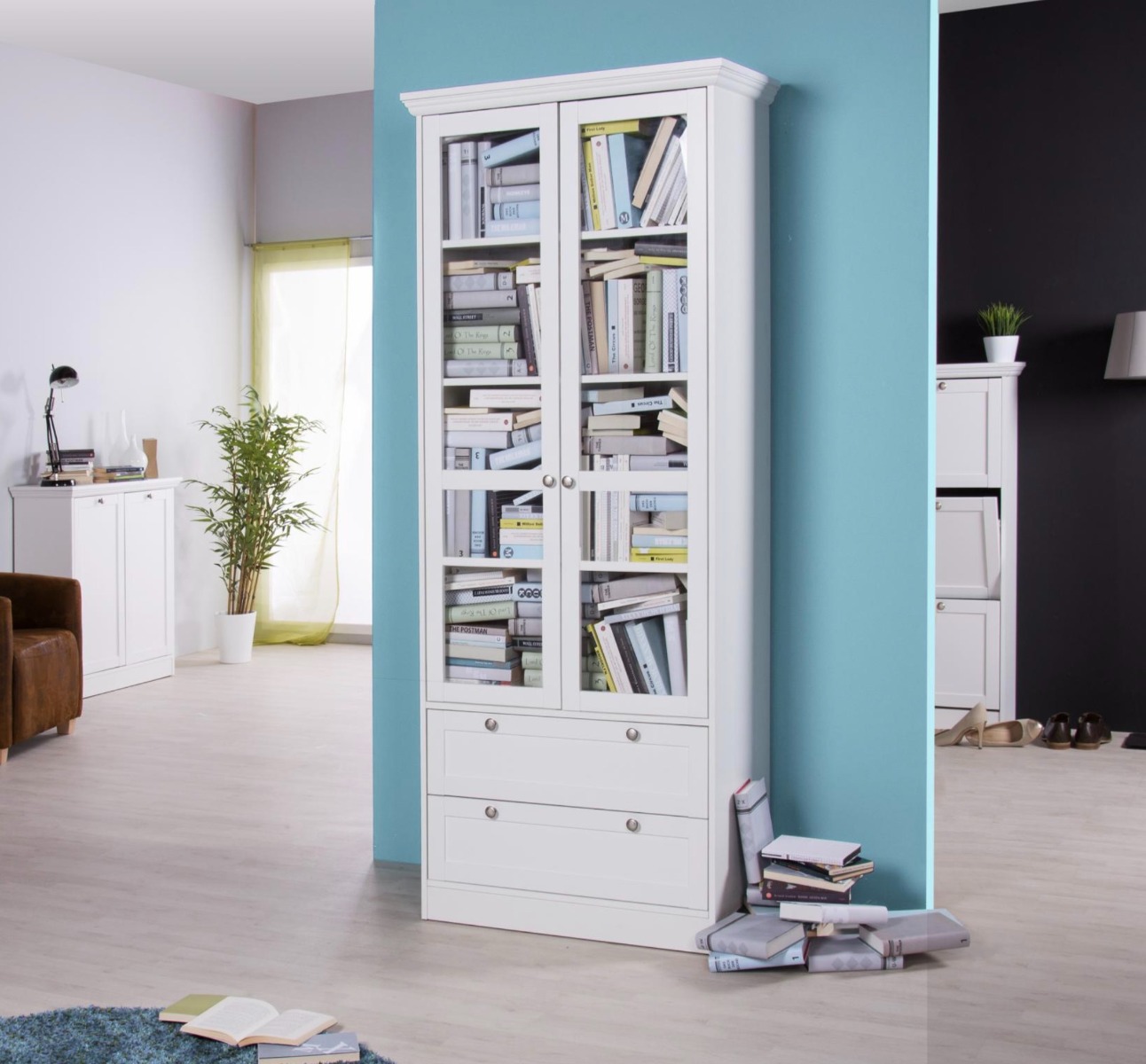 Vetrina di design a 2 ante battenti e 2 cassetti, finitura bianca