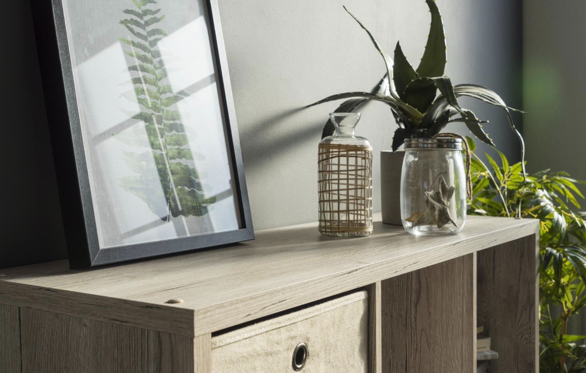 Libreria da ingresso con 6 vani in finitura Rovere