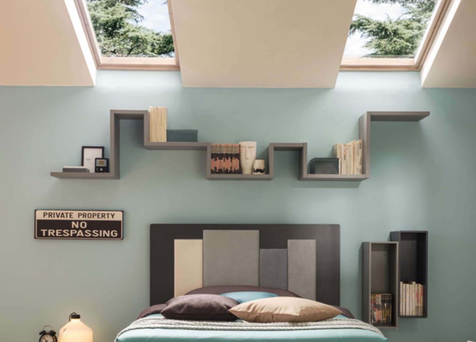 Libreria di design sospesa Moretti Compact, color grigio alluminio