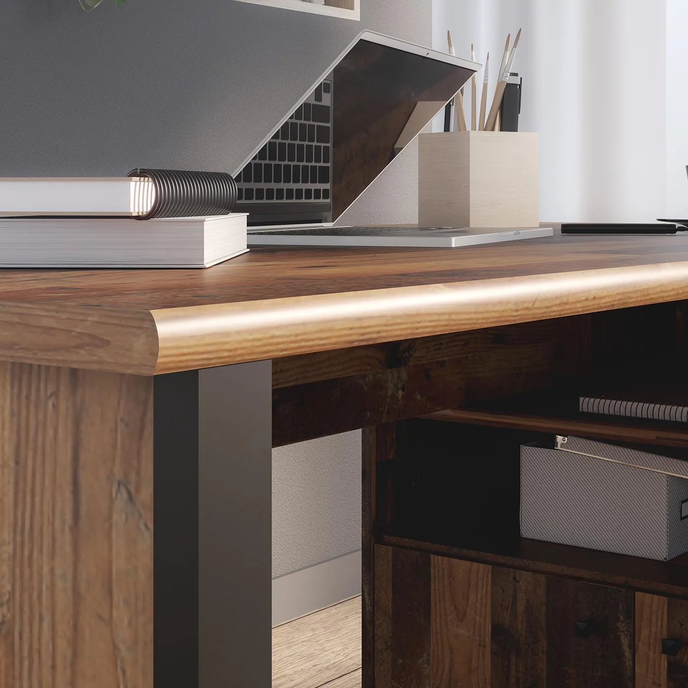 scrivania conveniente