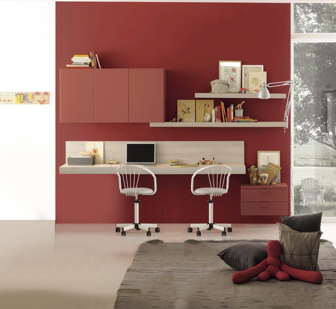 Scrivania sospesa doppia postazione con cassettiera, finitura Ciliegio bianco e Corallo