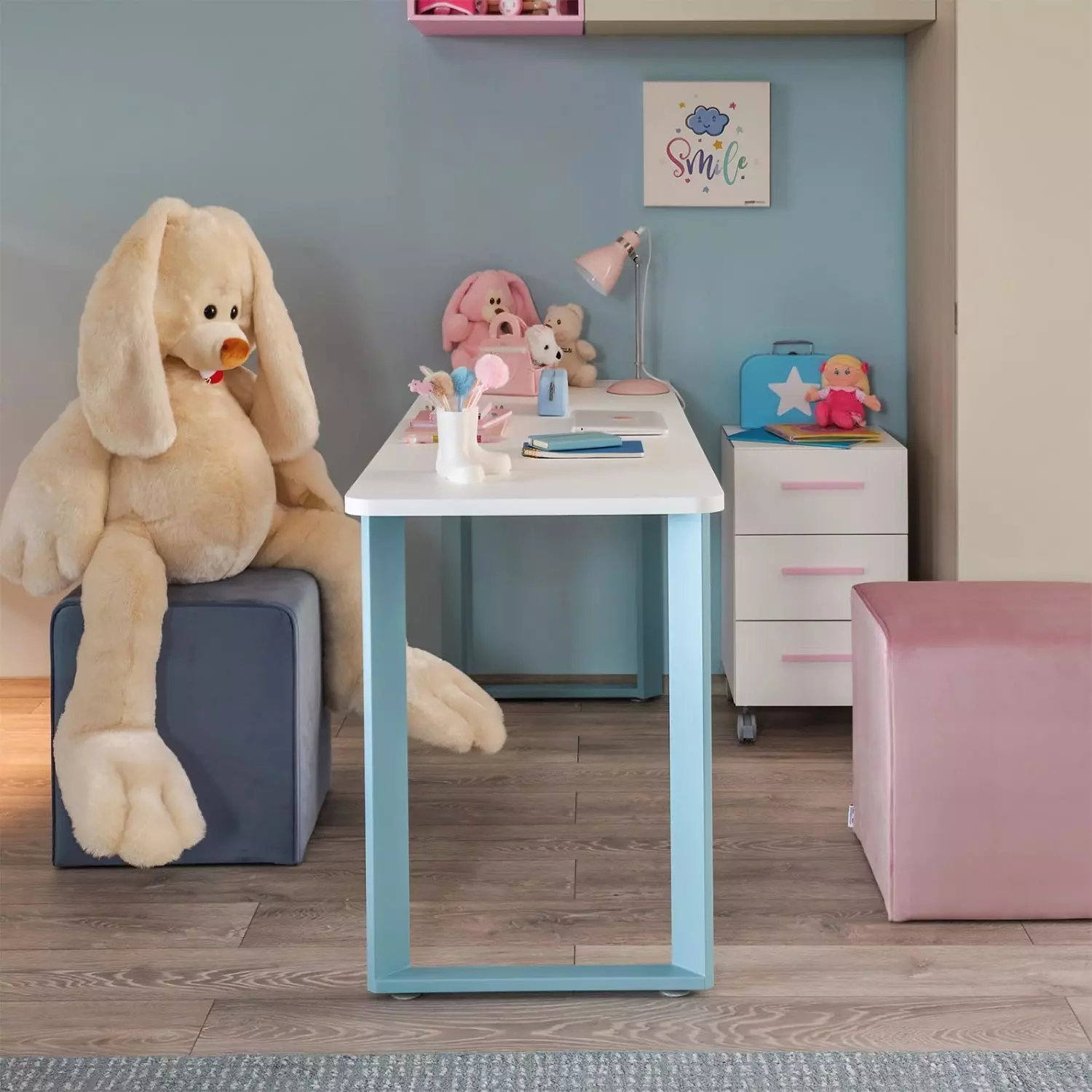 scrivania bianco luce