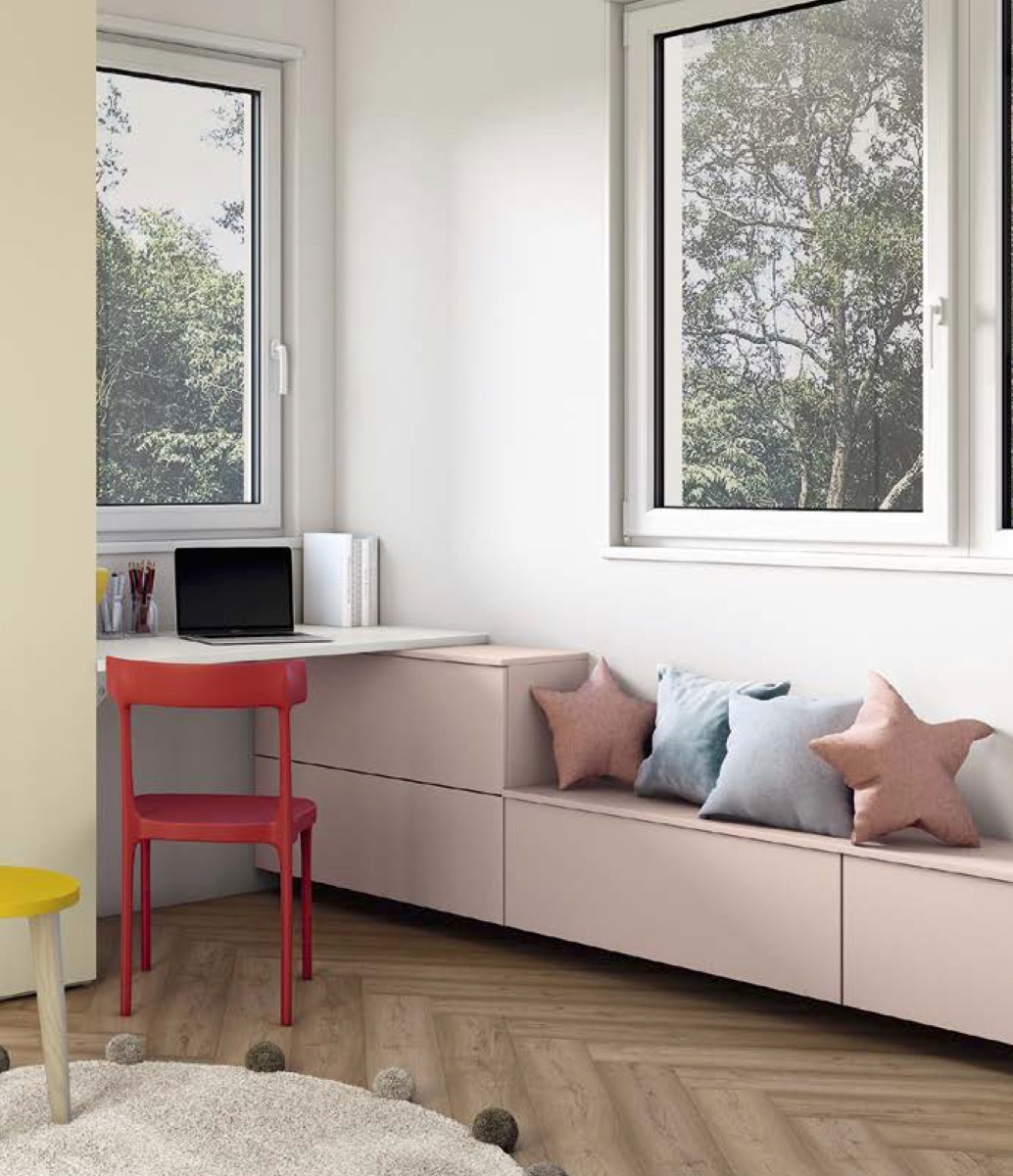 Scrivania con elementi sospesi per cameretta, finitura Bianco opaco e Cipria