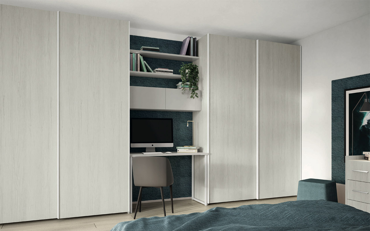 Armadio con 4 ante scorrevoli e zona studio in finitura Rovere Gesso