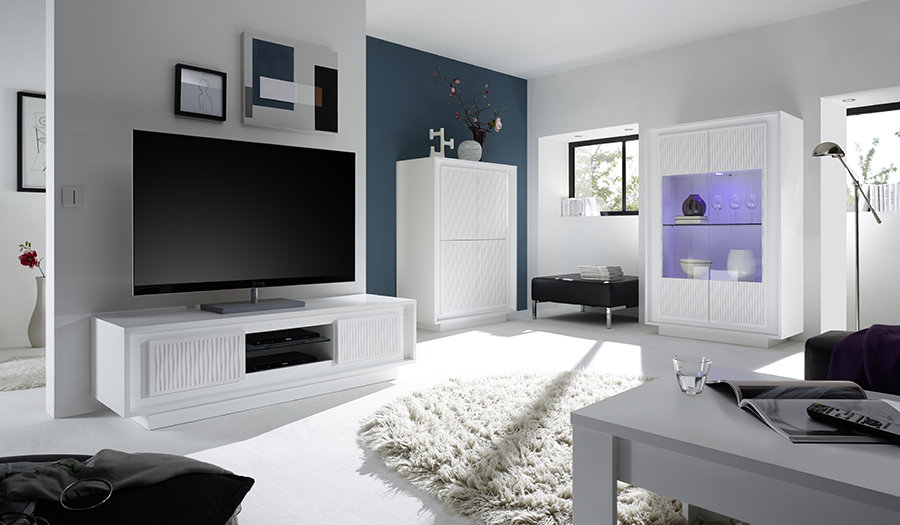 Sala completa, come in foto, in bianco opaco con serigrafia sigarette