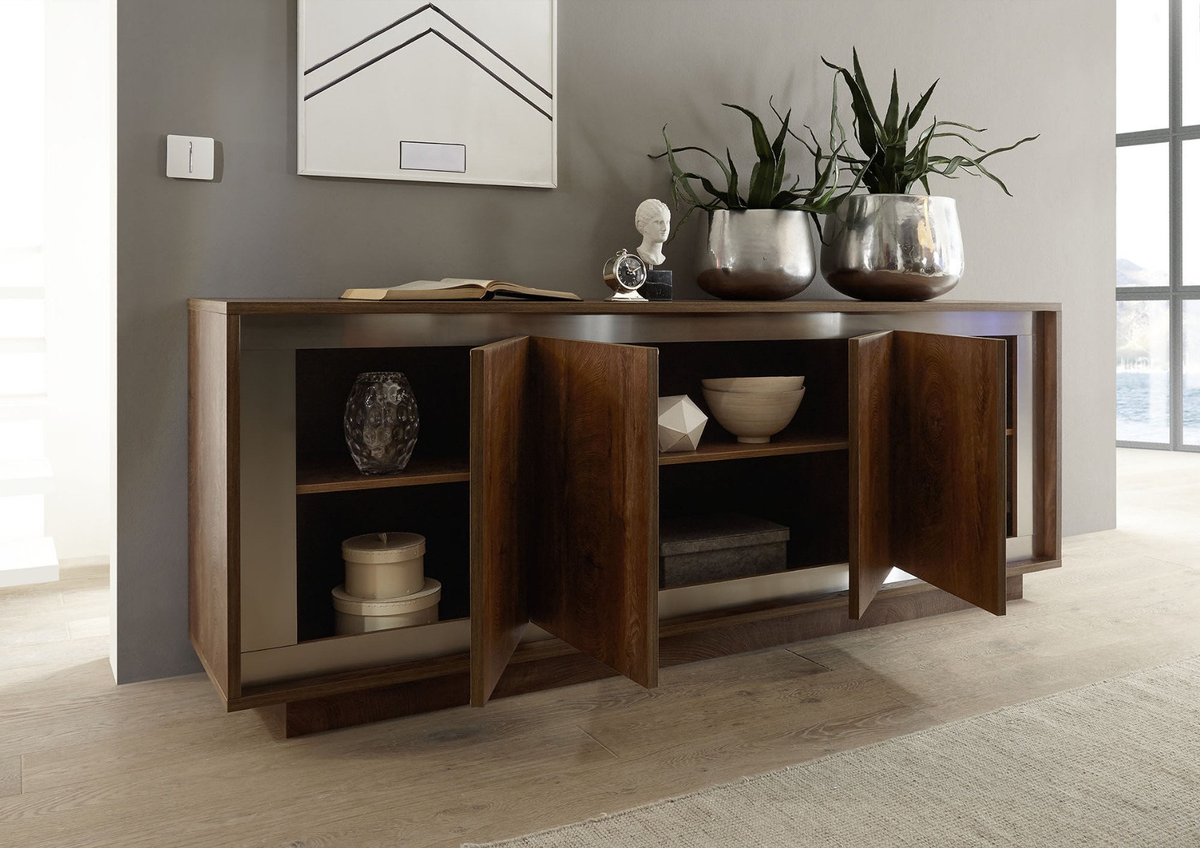 Madia di design a 4 ante battenti in finitura Cognac