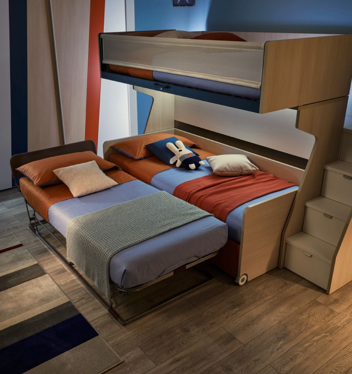 Letto a soppalco con passerella a 3 posti letto Moretti Compact, Flora e Pavone