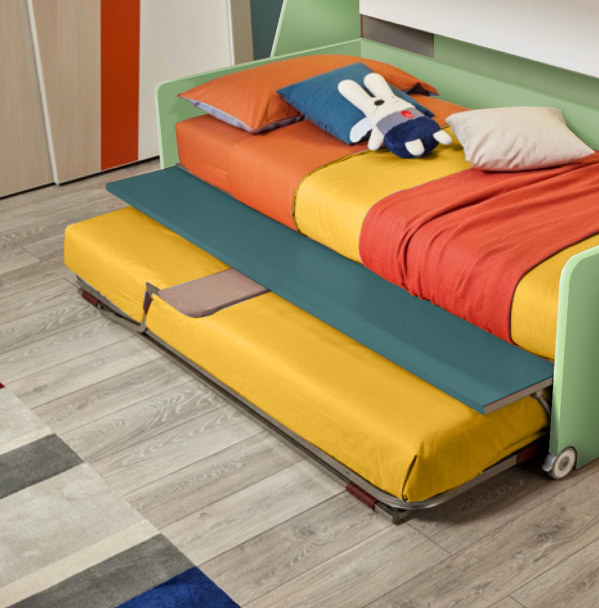 Letto a soppalco con passerella a 3 posti letto Moretti Compact, Flora e Pavone