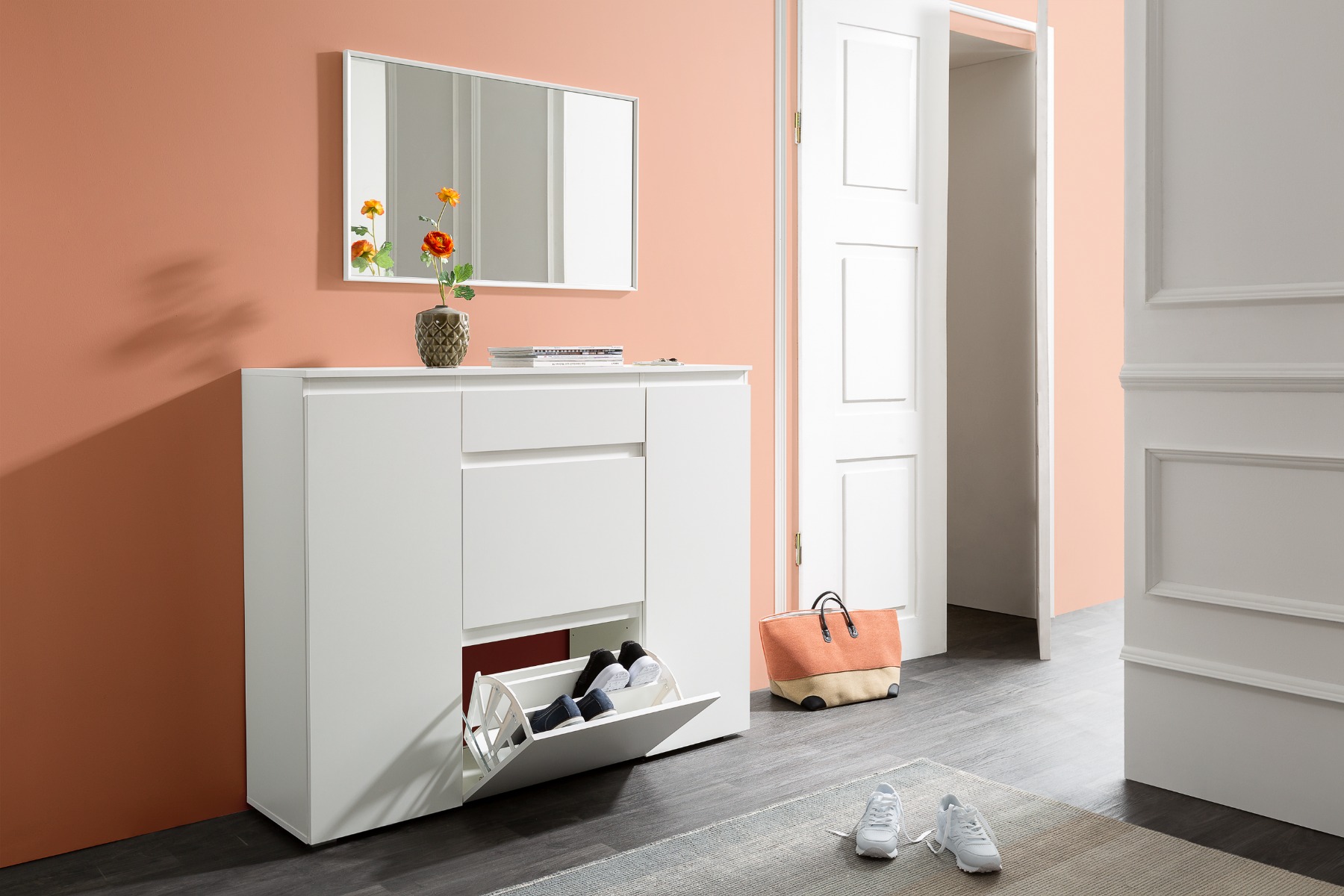 Conveniente e spaziosa scarpiera L.138 finitura Bianco opaco 