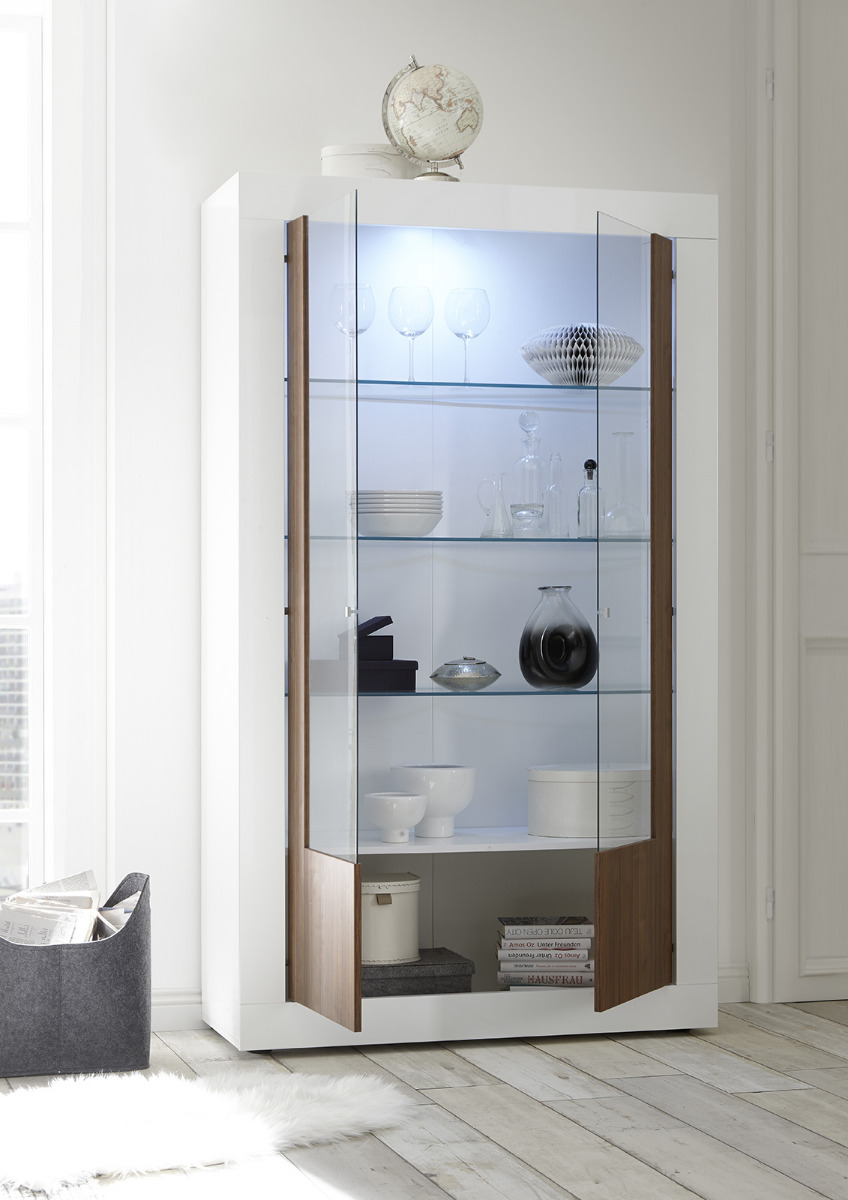 Sala completa di design con Madia, Vetrina e Tavolo allungabile, finitura Bianco Lucido e Noce Dark